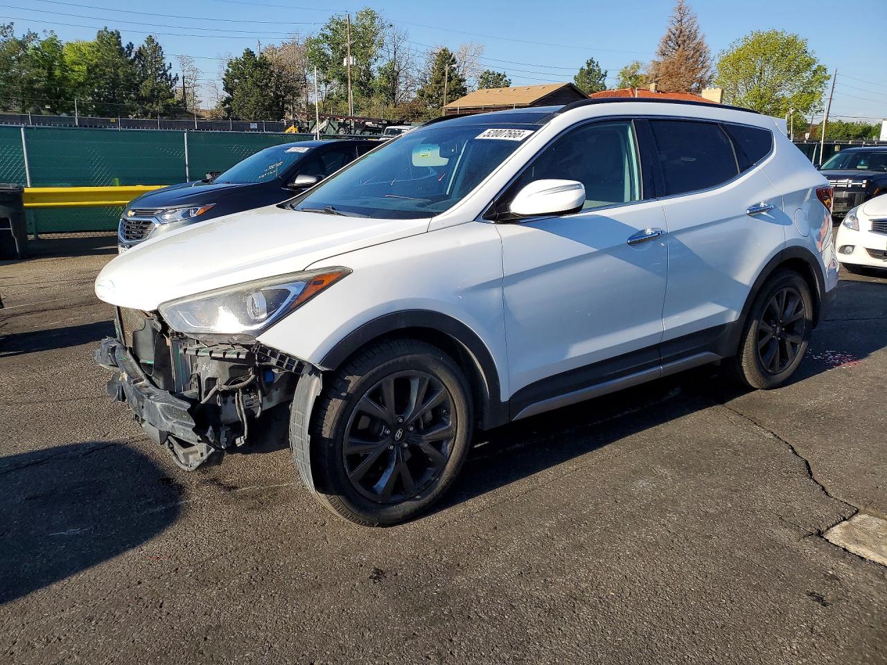 Salvage Hyundai SANTA FE Image