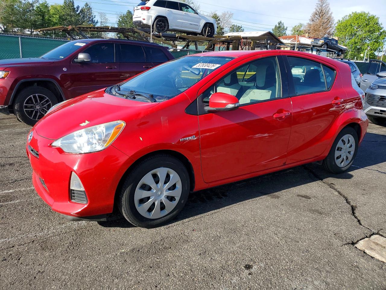 Salvage Toyota Prius c Image