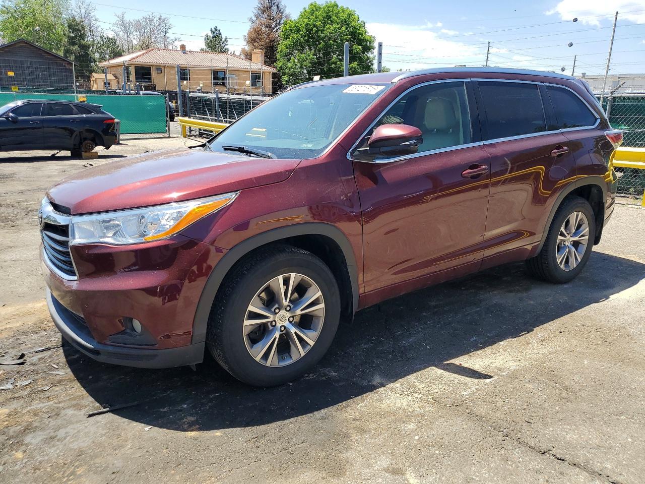 Salvage Toyota Highlander Image