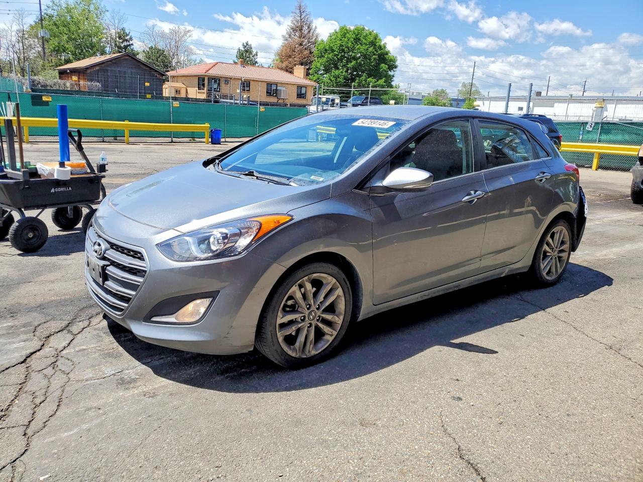 Salvage Hyundai ELANTRA Image