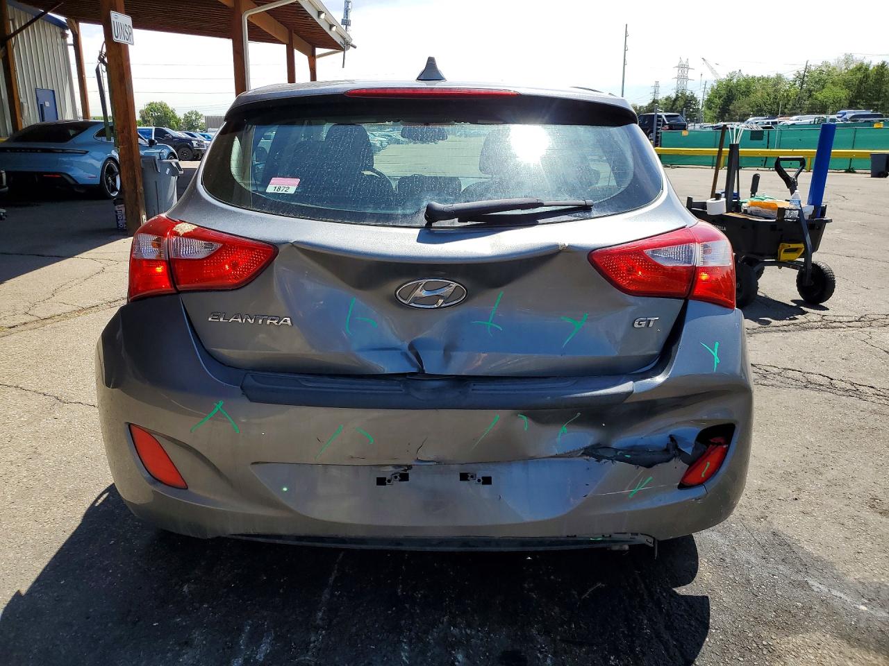 Hyundai ELANTRA Base