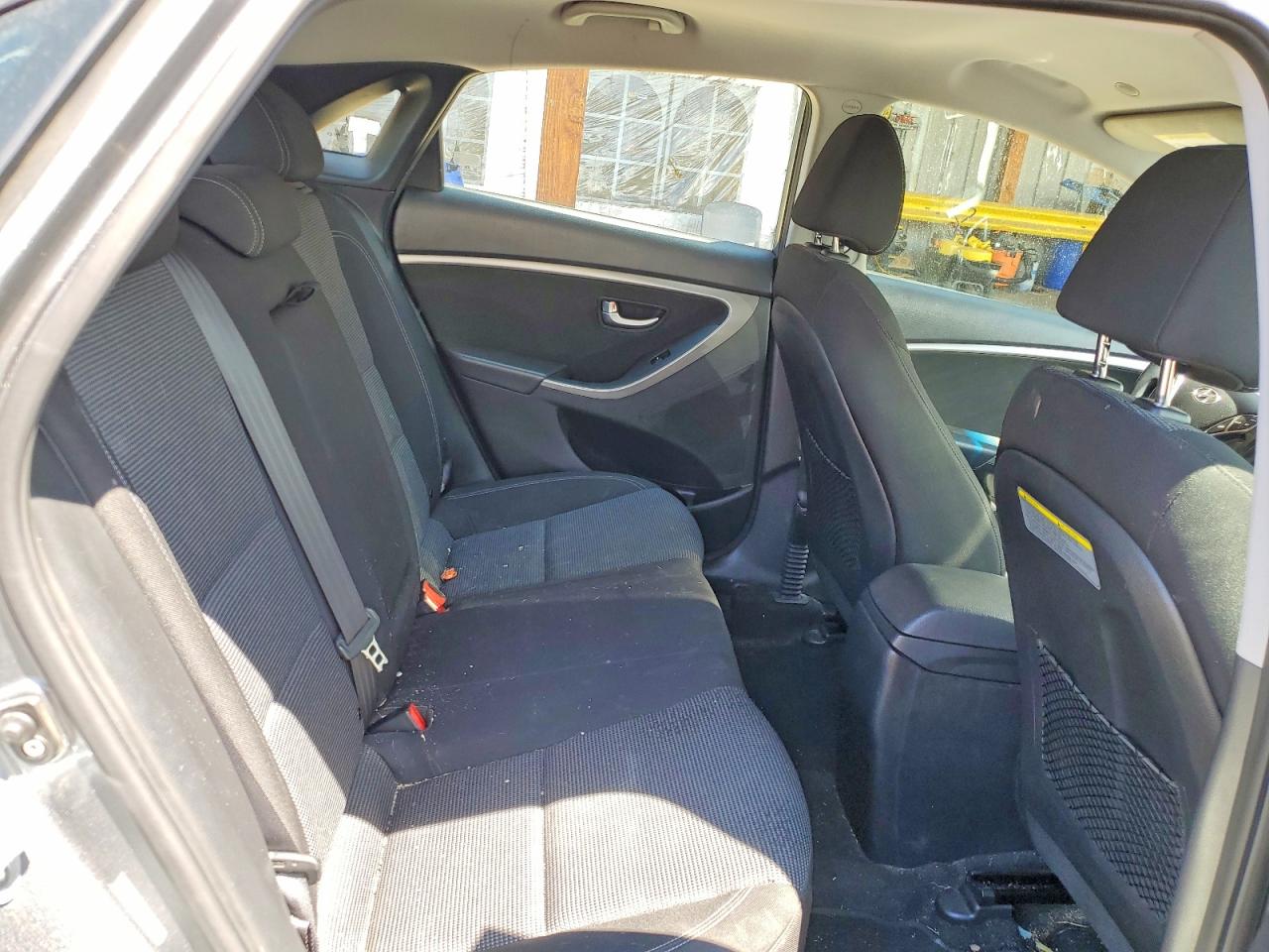 Hyundai ELANTRA Base