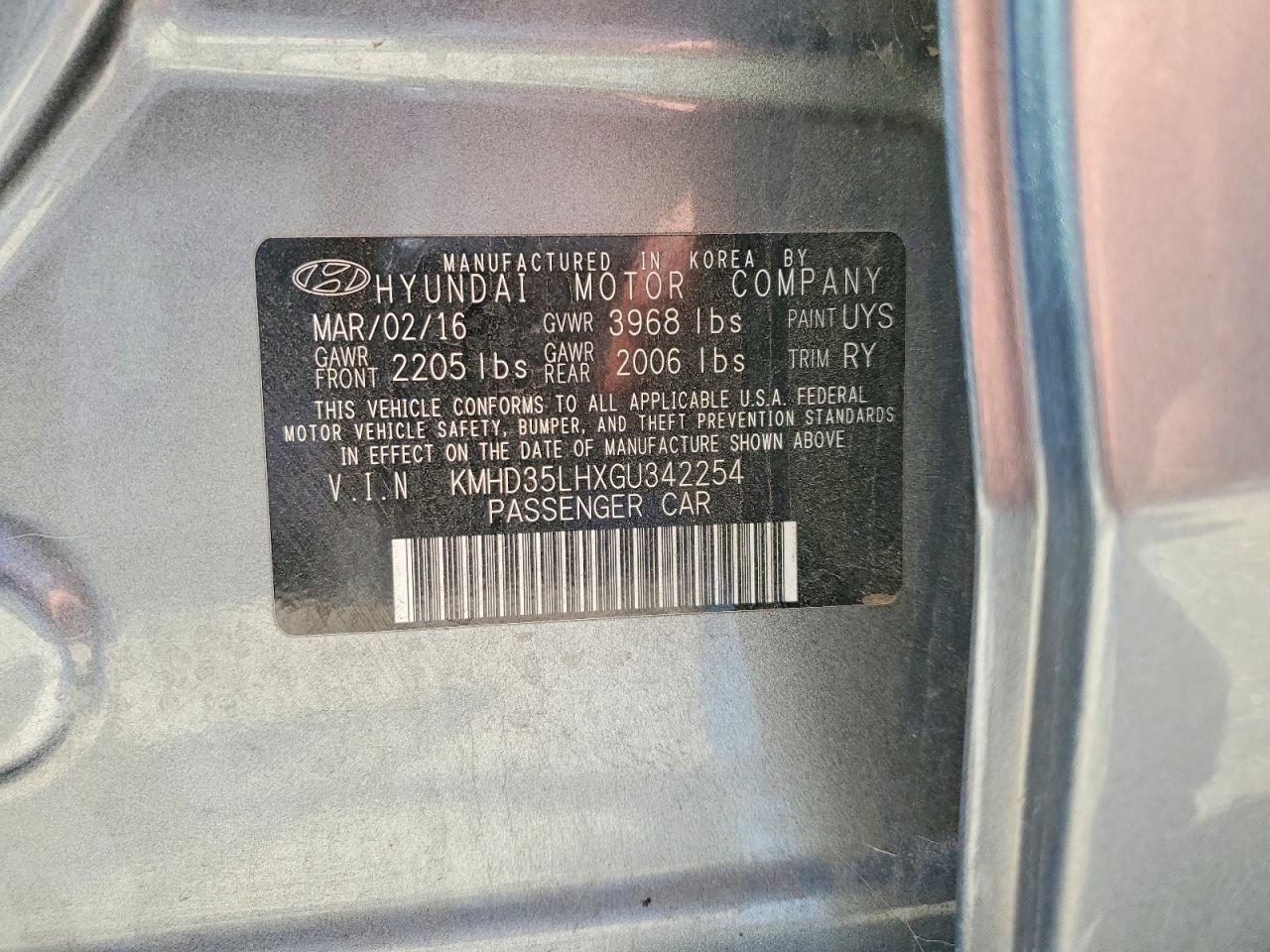 Hyundai ELANTRA Base