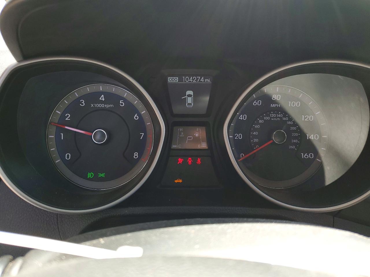 Hyundai ELANTRA Base