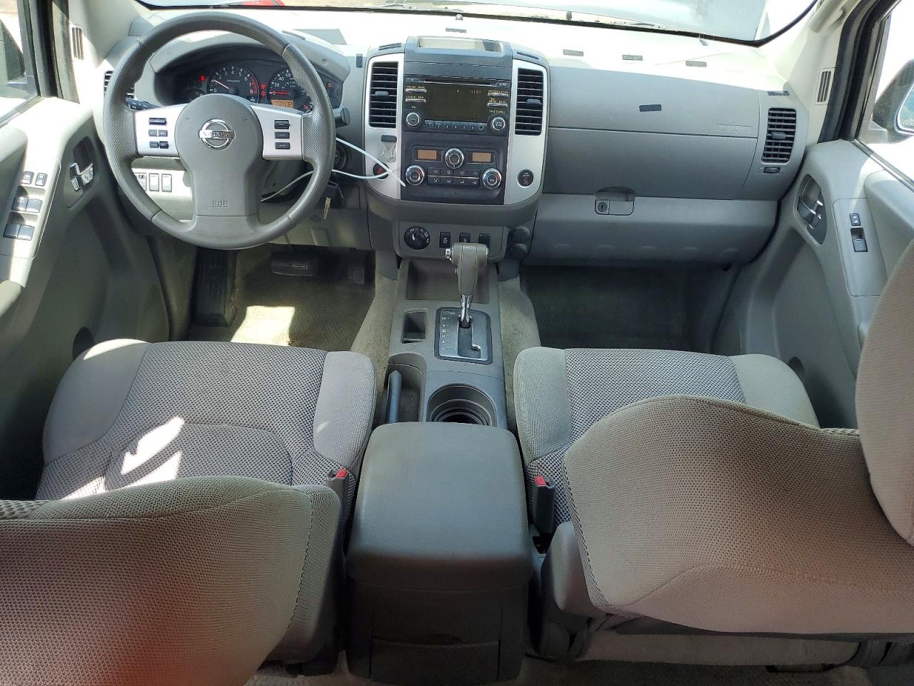 Nissan Frontier Sv