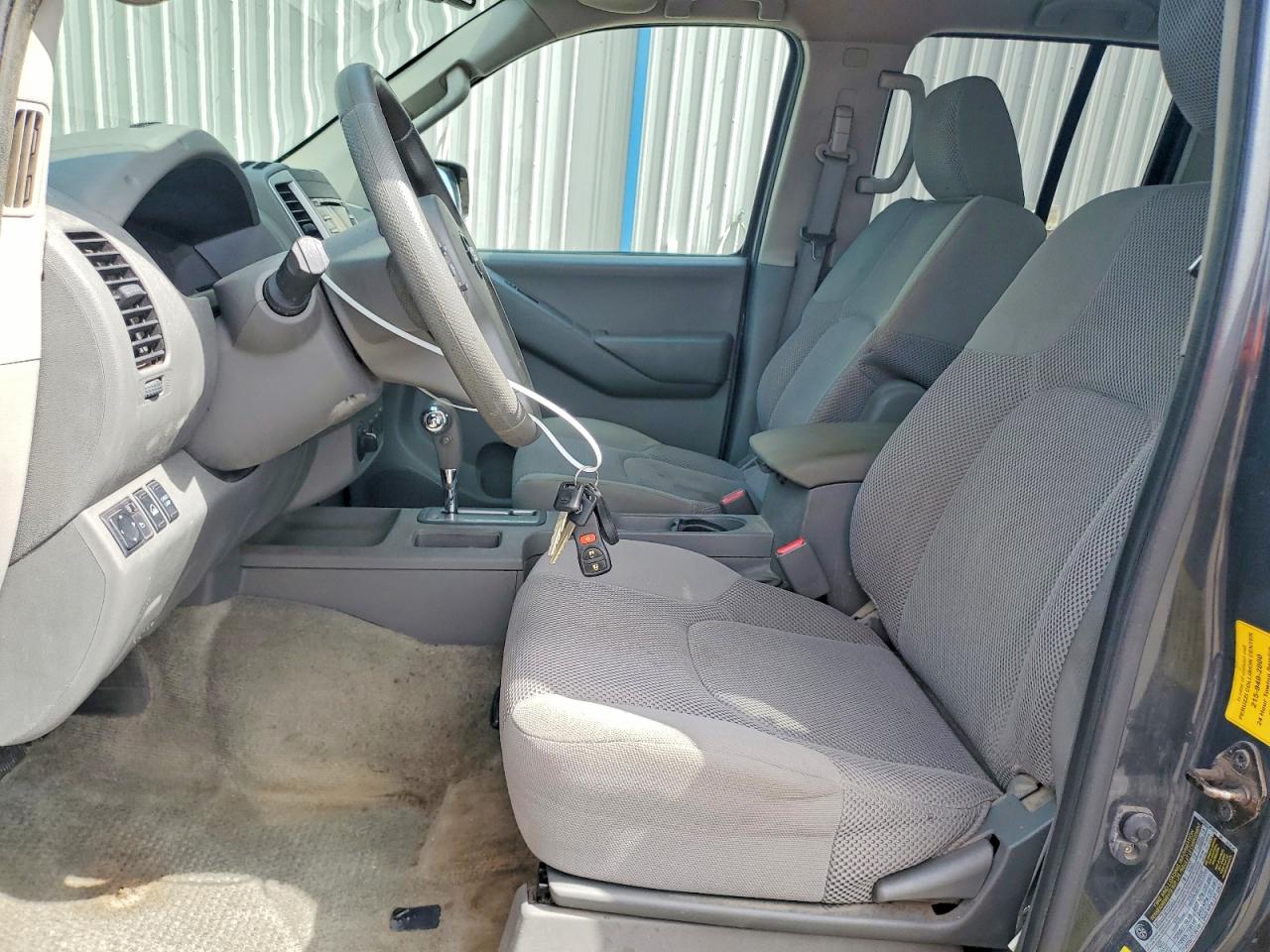 Nissan Frontier Sv