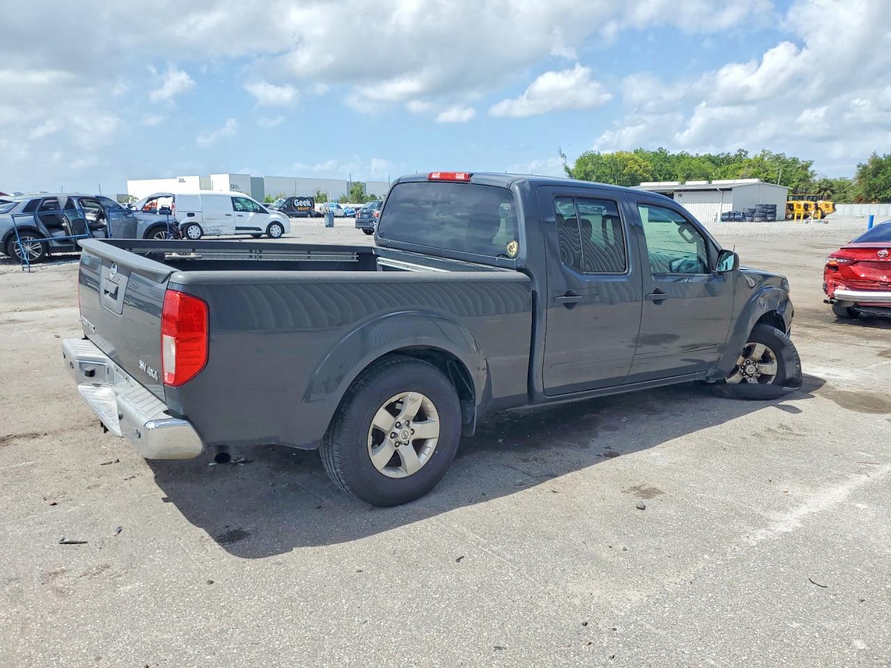 Nissan Frontier Sv