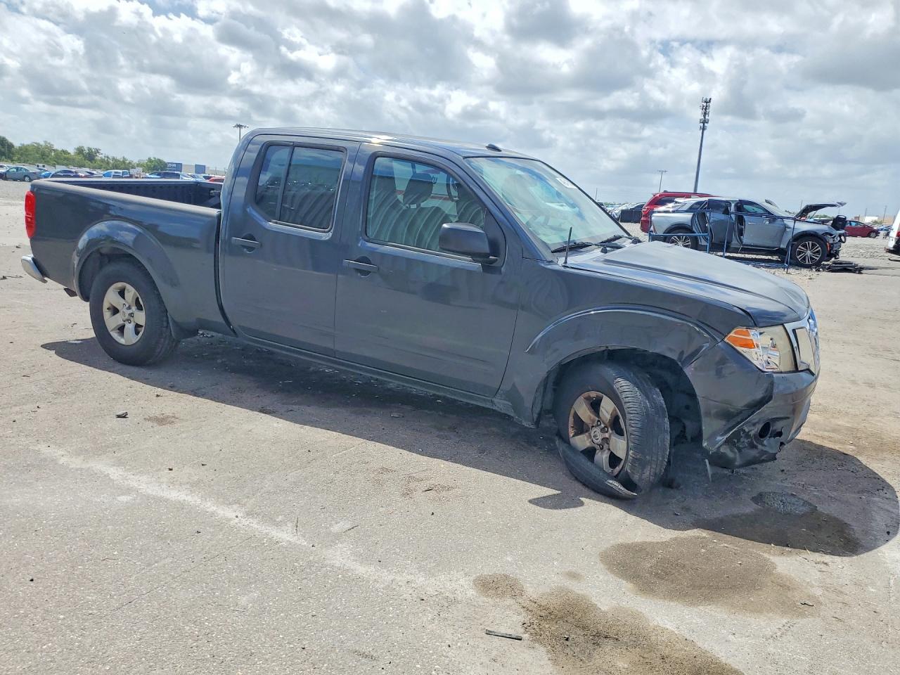 Nissan Frontier Sv