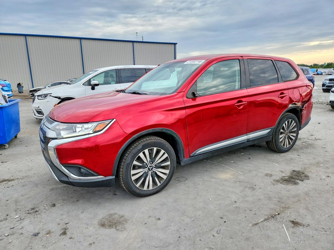Salvage Mitsubishi Outlander Image