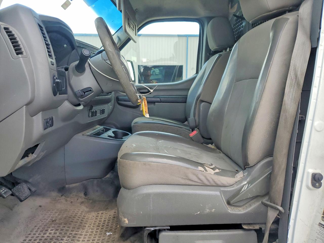 Nissan Nv