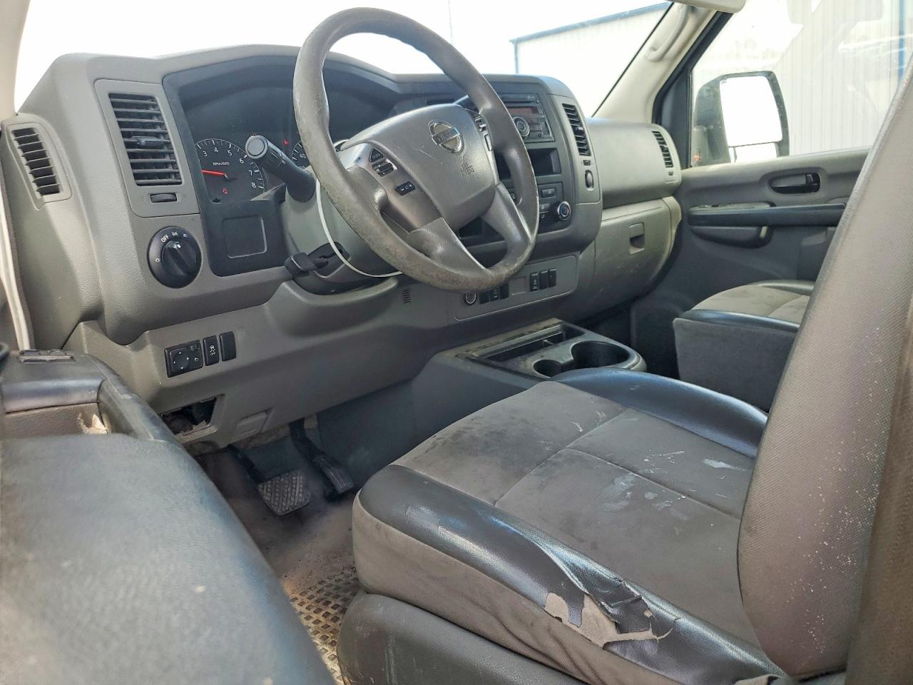 Nissan Nv