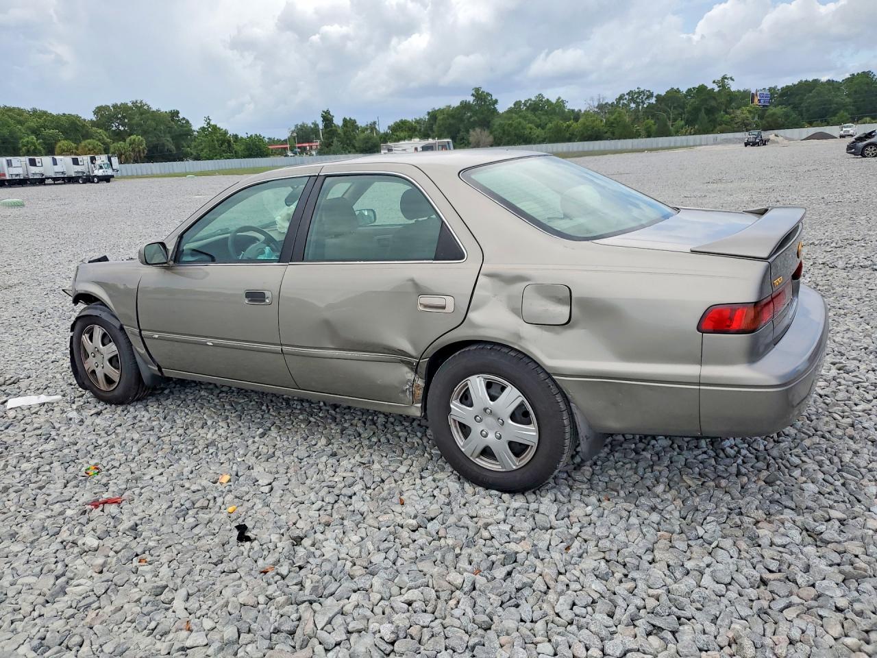 Toyota Camry Xle V6