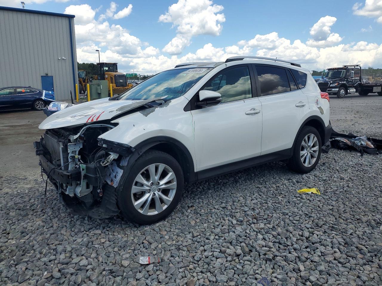 Salvage Toyota RAV4 Image