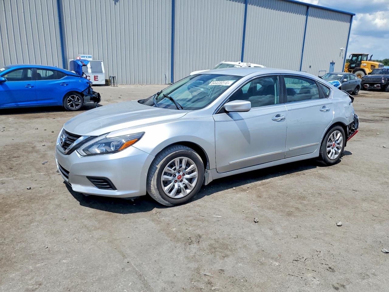 Salvage Nissan Altima Image