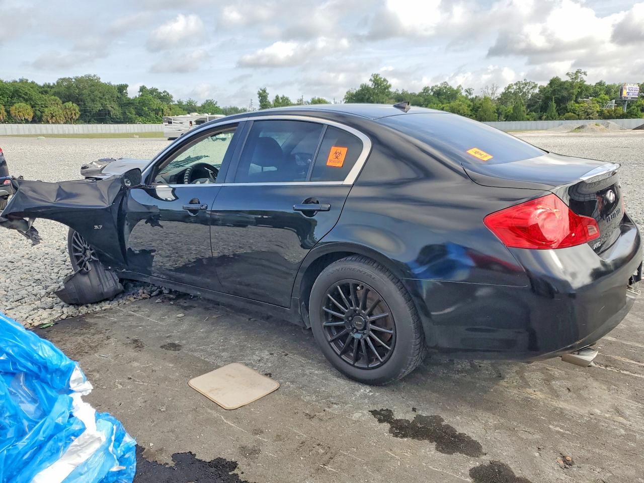 INFINITI Q40 Base Base