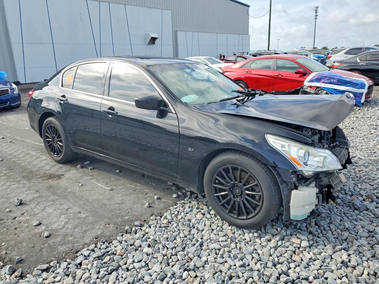 INFINITI Q40 Base Base