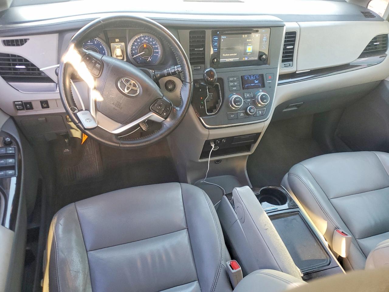 Toyota Sienna Xle 8-passenger
