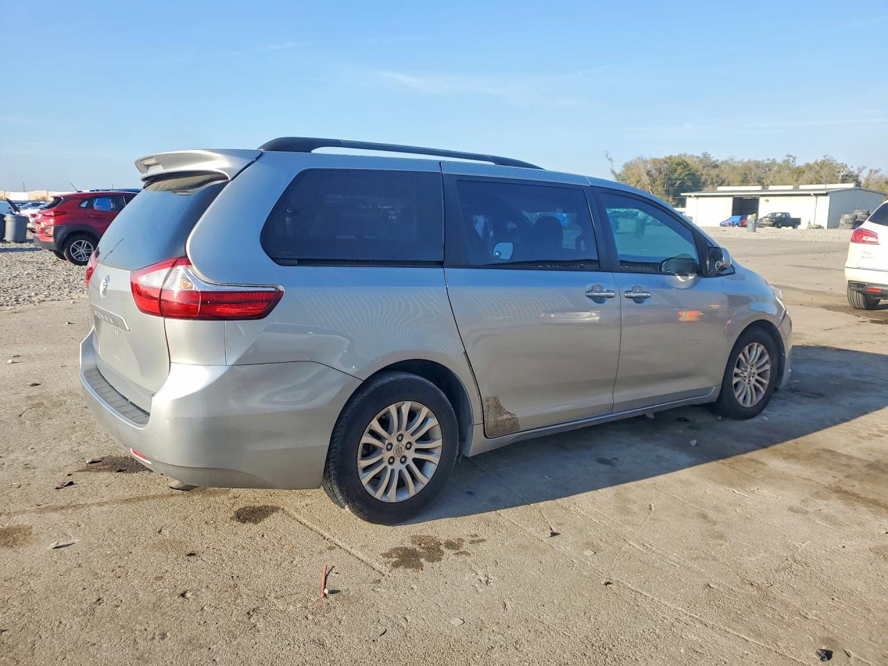 Toyota Sienna Xle 8-passenger
