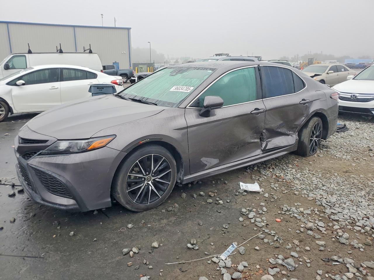 Salvage Toyota Camry Image