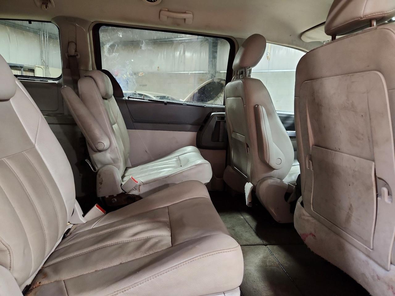 Chry Minivan Touring