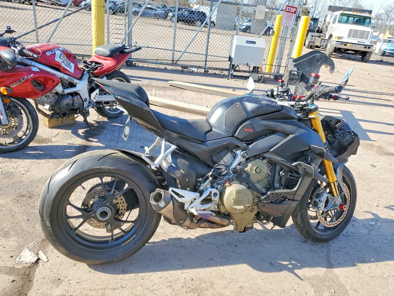 Salvage Ducati Streetfigh Image