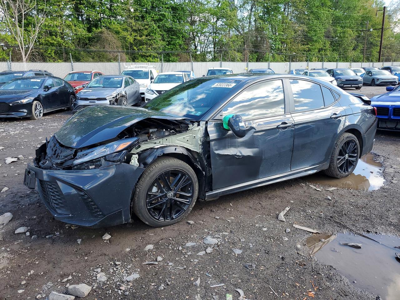 Salvage Toyota Camry Image