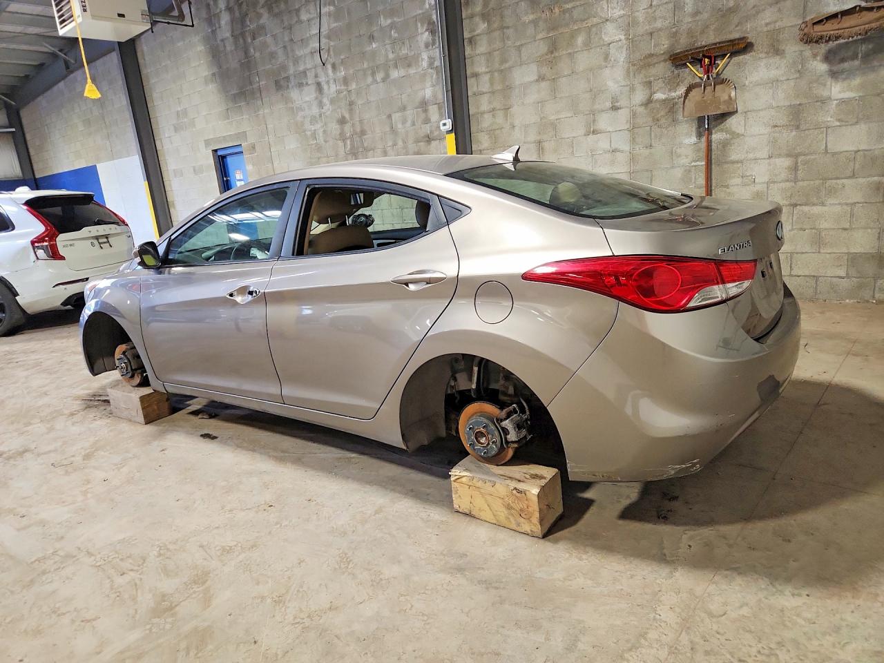 Hyundai ELANTRA Limited