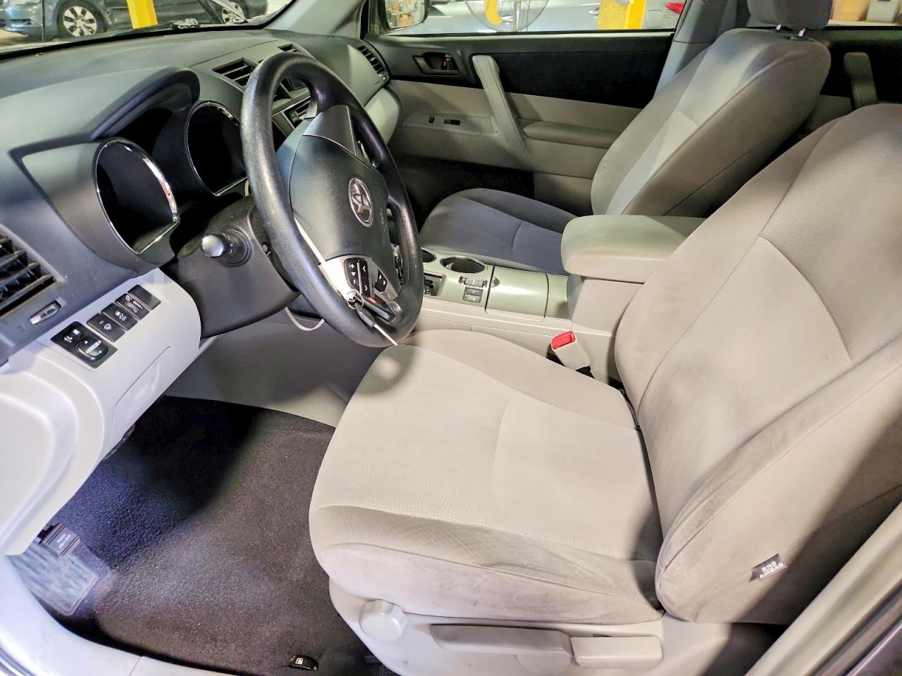 Toyota Highlander Base