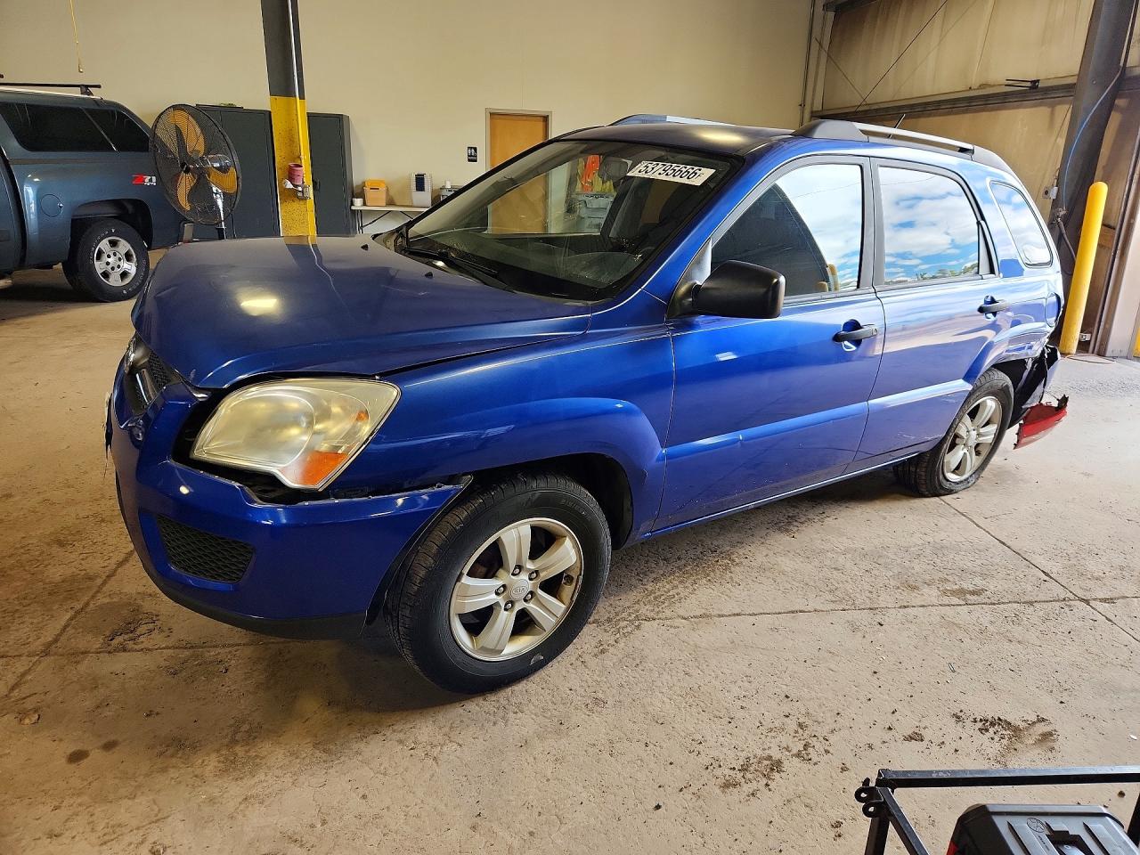 Salvage Kia Sportage Image