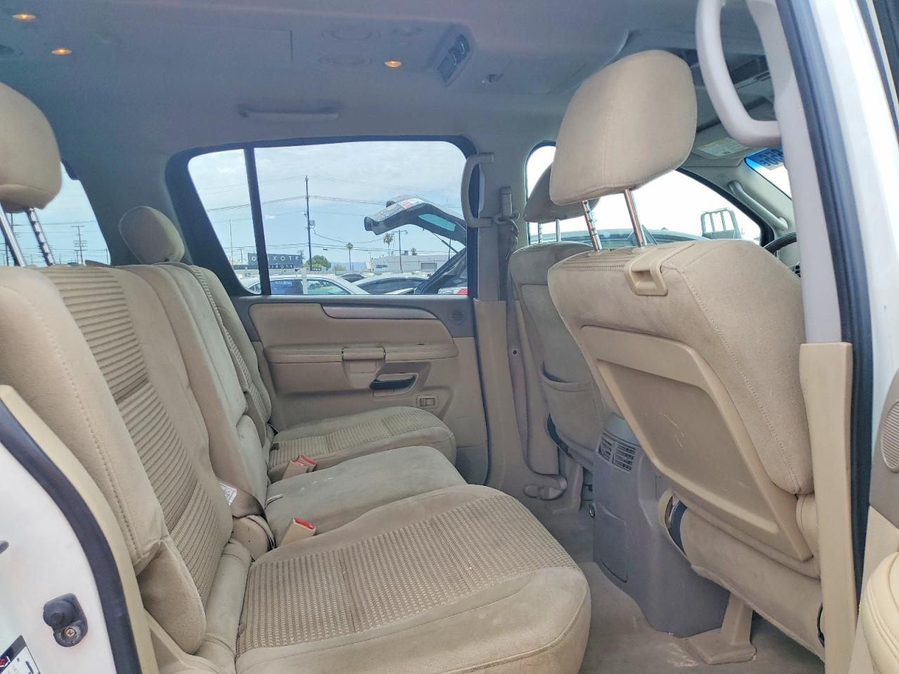 Nissan Armada Se