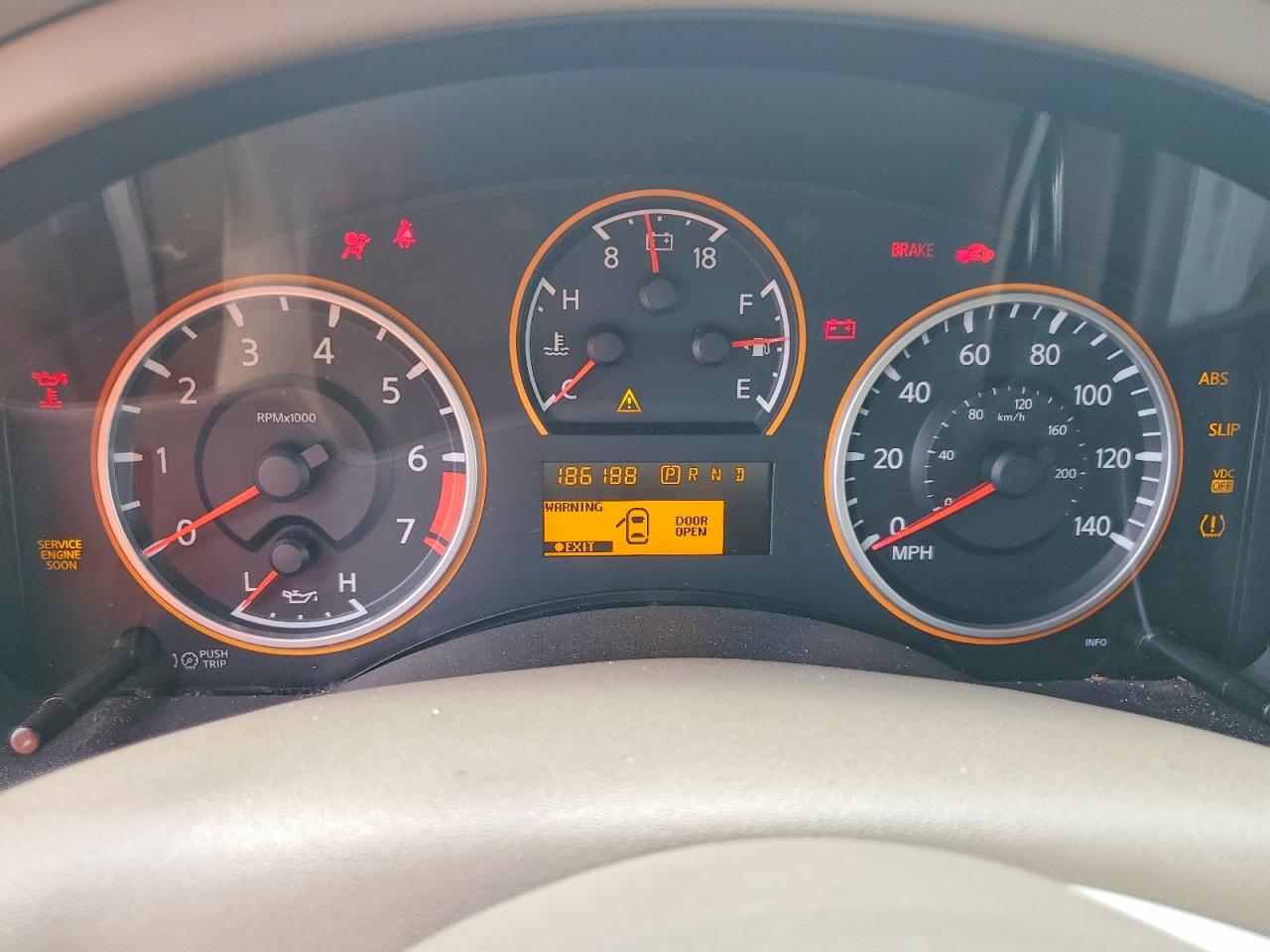 Nissan Armada Se