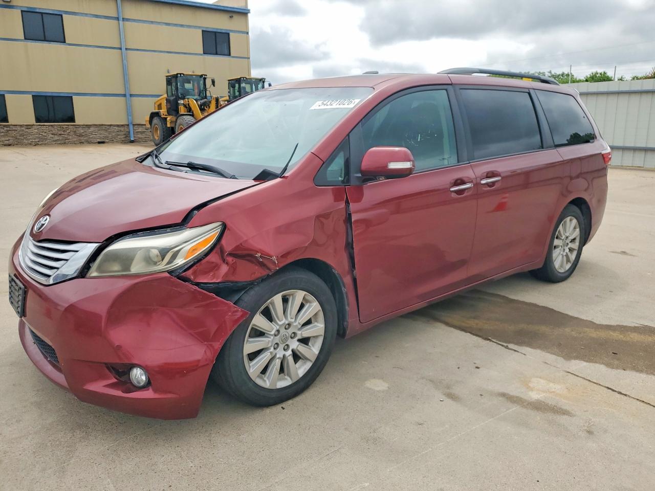 Salvage Toyota Sienna Image