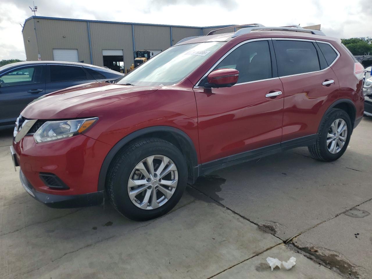 Salvage Nissan Rogue Image