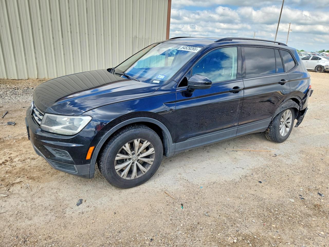 Salvage Volkswagen Tiguan Image