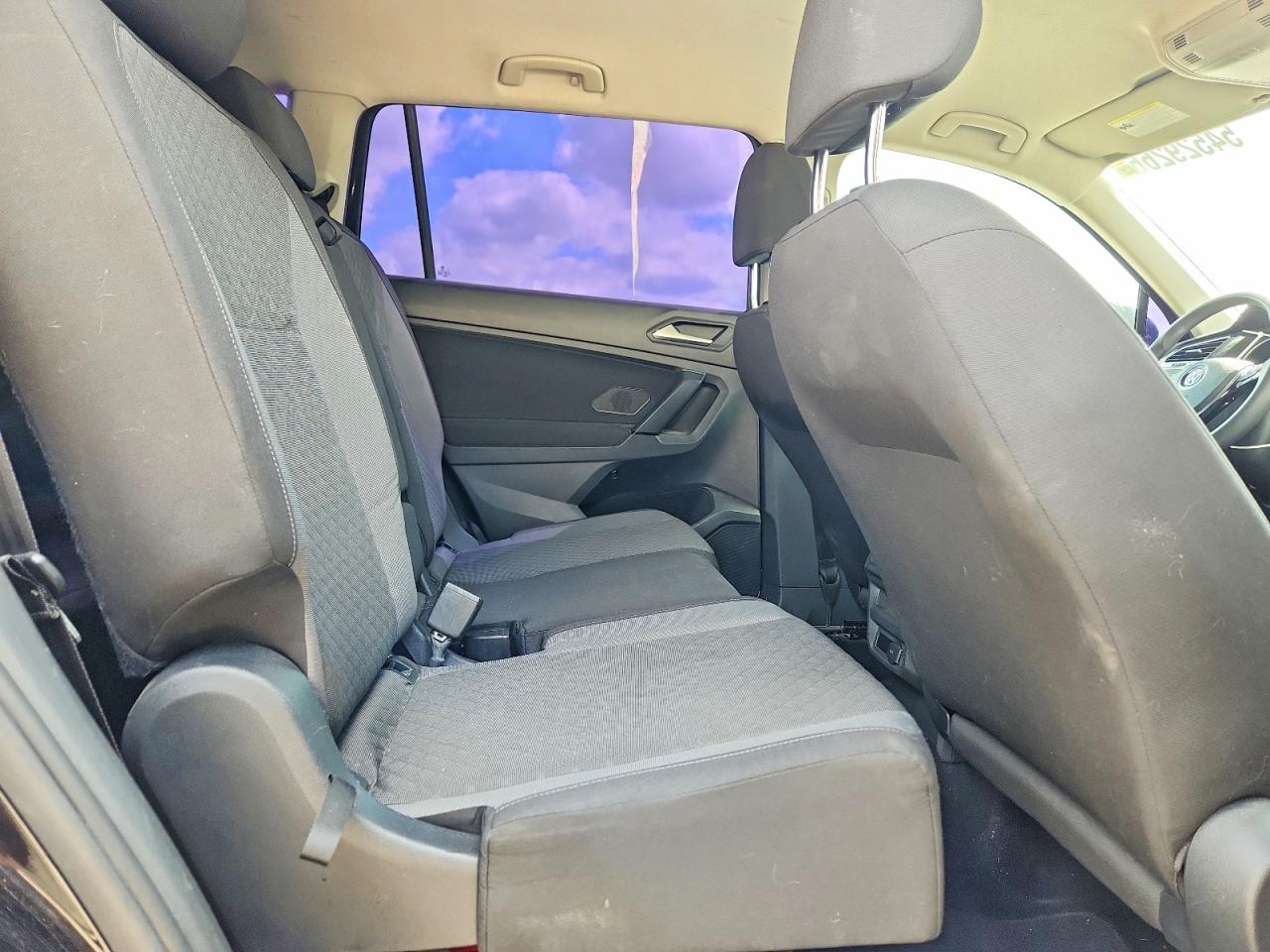 Volkswagen Tiguan S