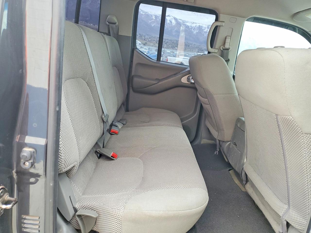Nissan Frontier S