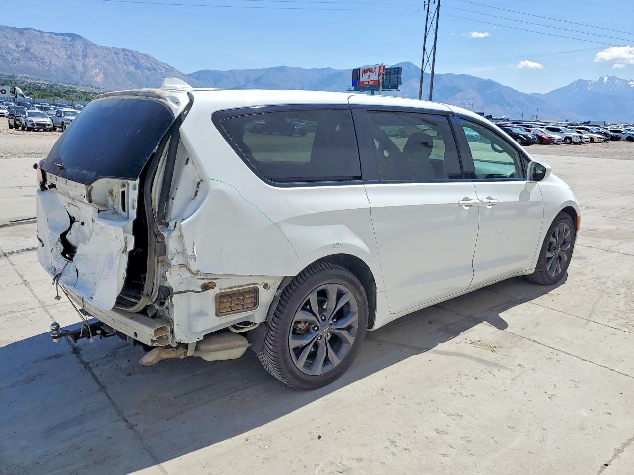 Chrysler Pacifica Touring