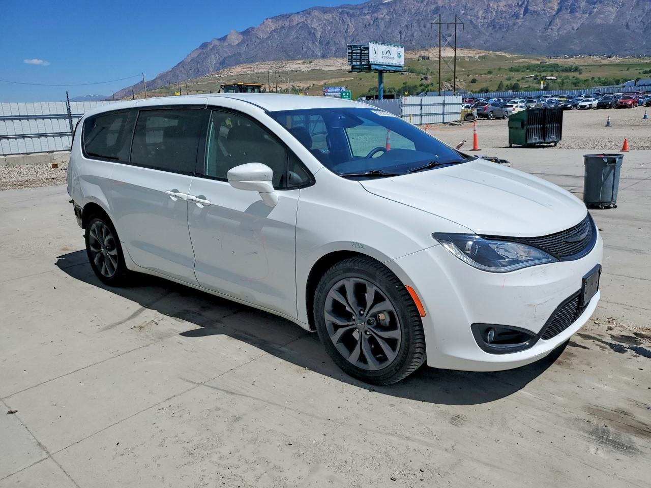 Chrysler Pacifica Touring