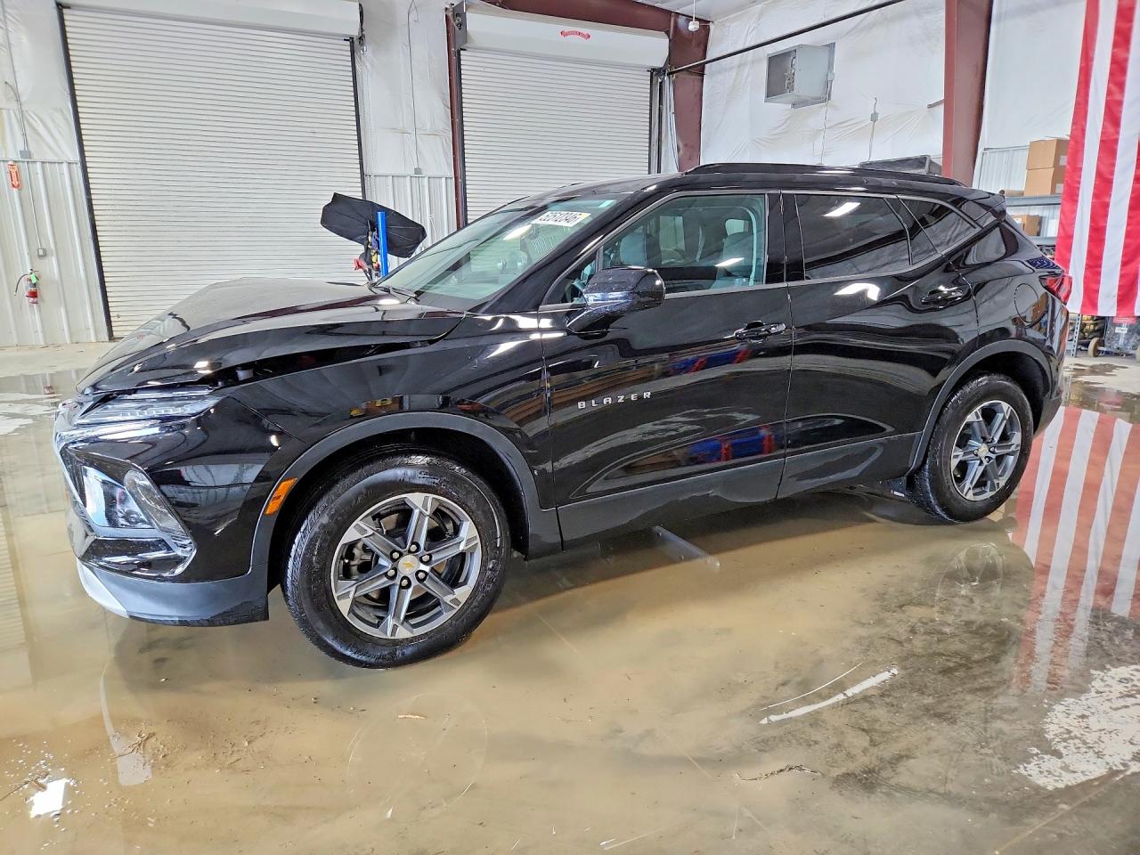 Salvage Chevrolet Blazer Image