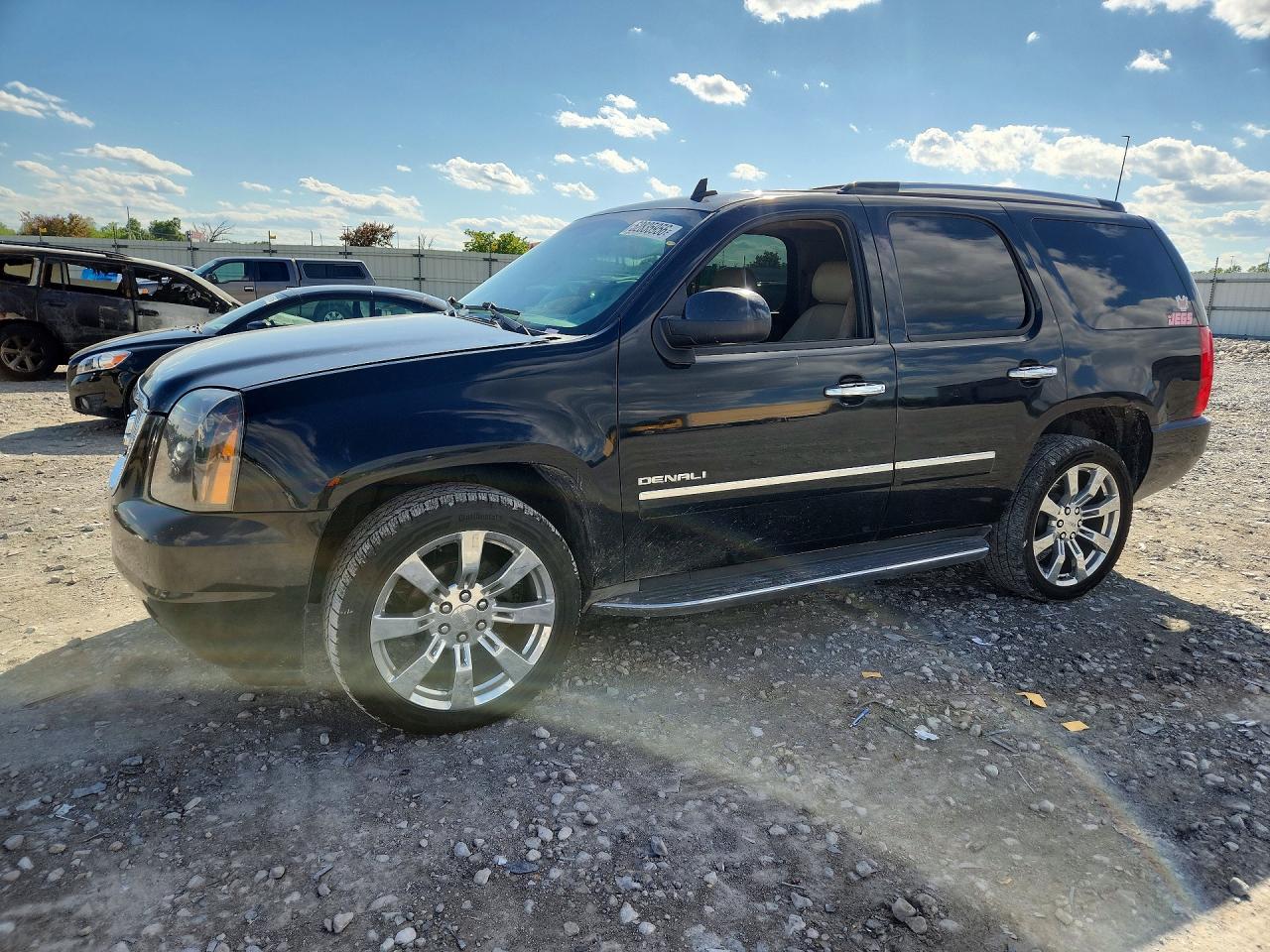 Salvage GMC Yukon Image