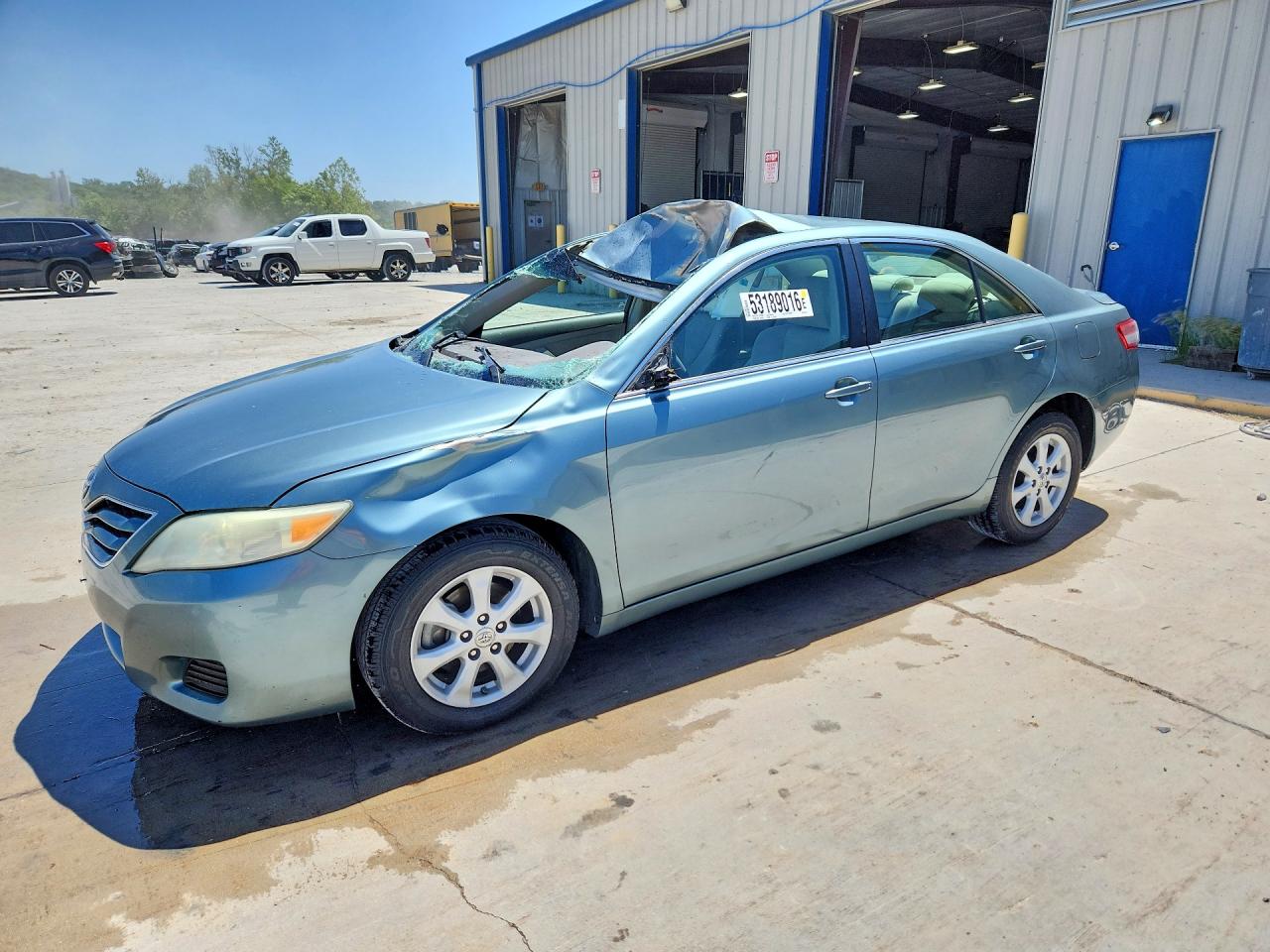 Salvage Toyota Camry Image