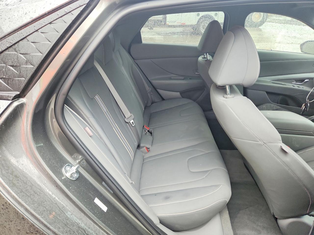 Hyundai ELANTRA Sel