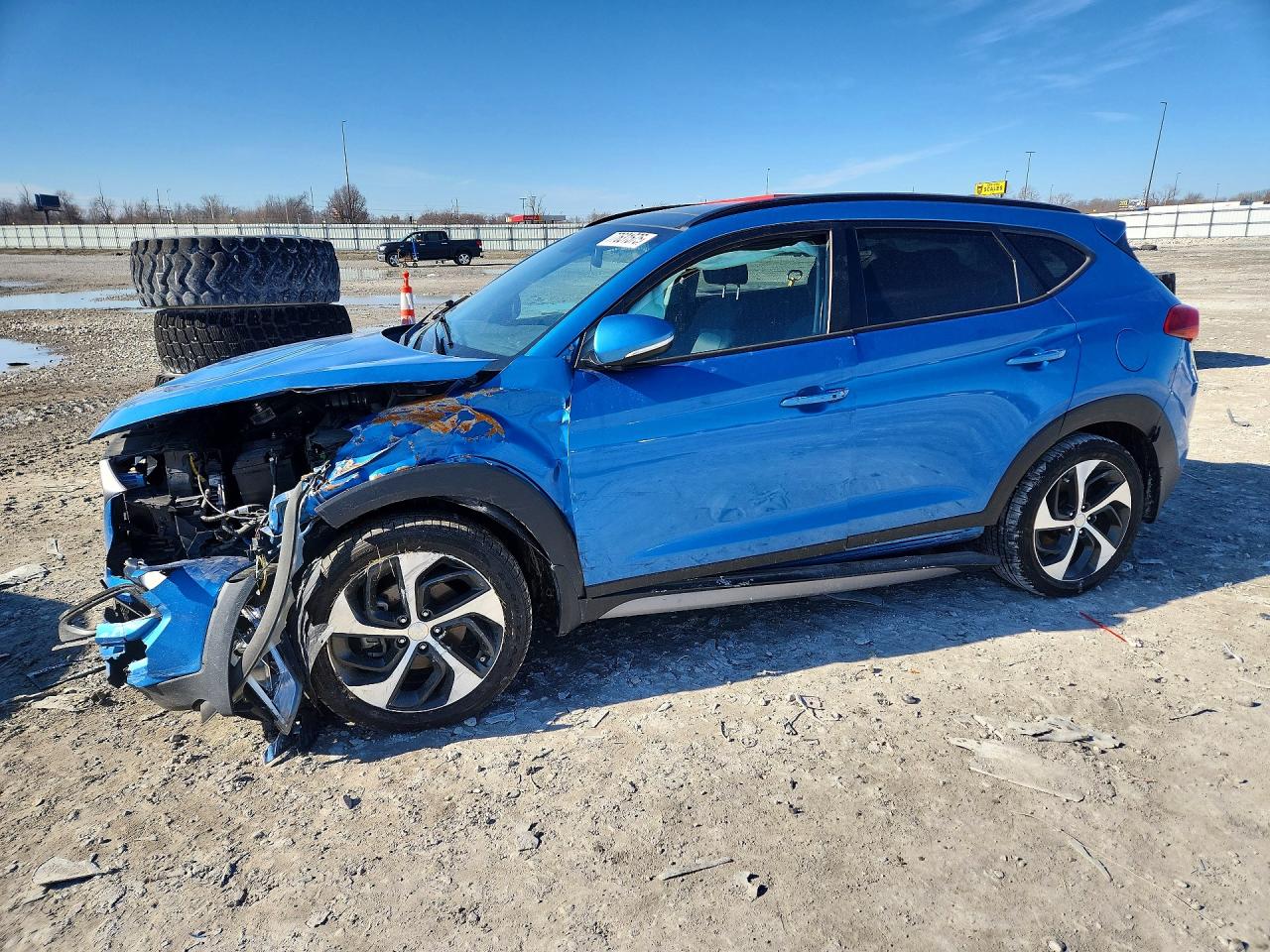 Salvage Hyundai TUCSON Image