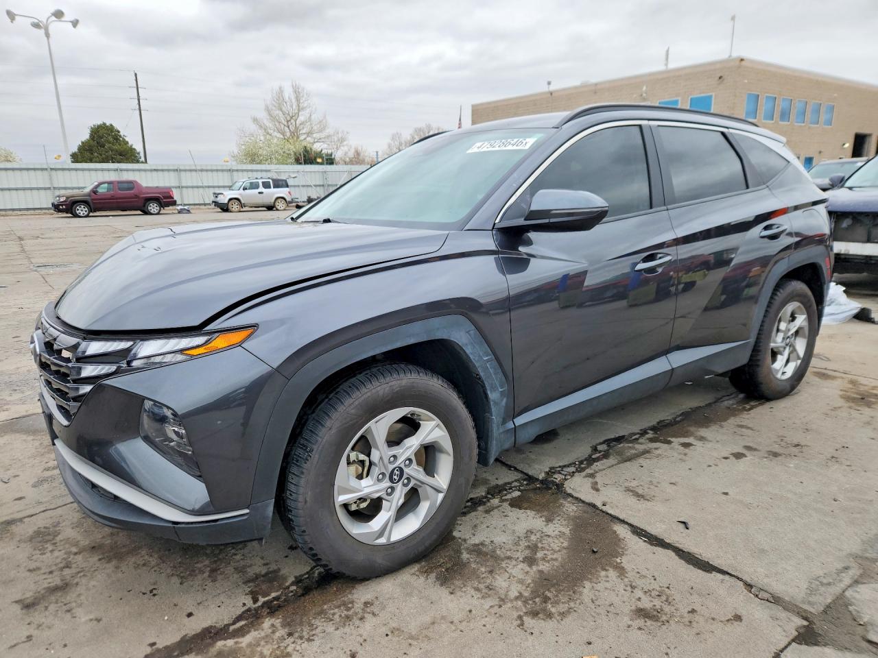 Salvage Hyundai TUCSON Image