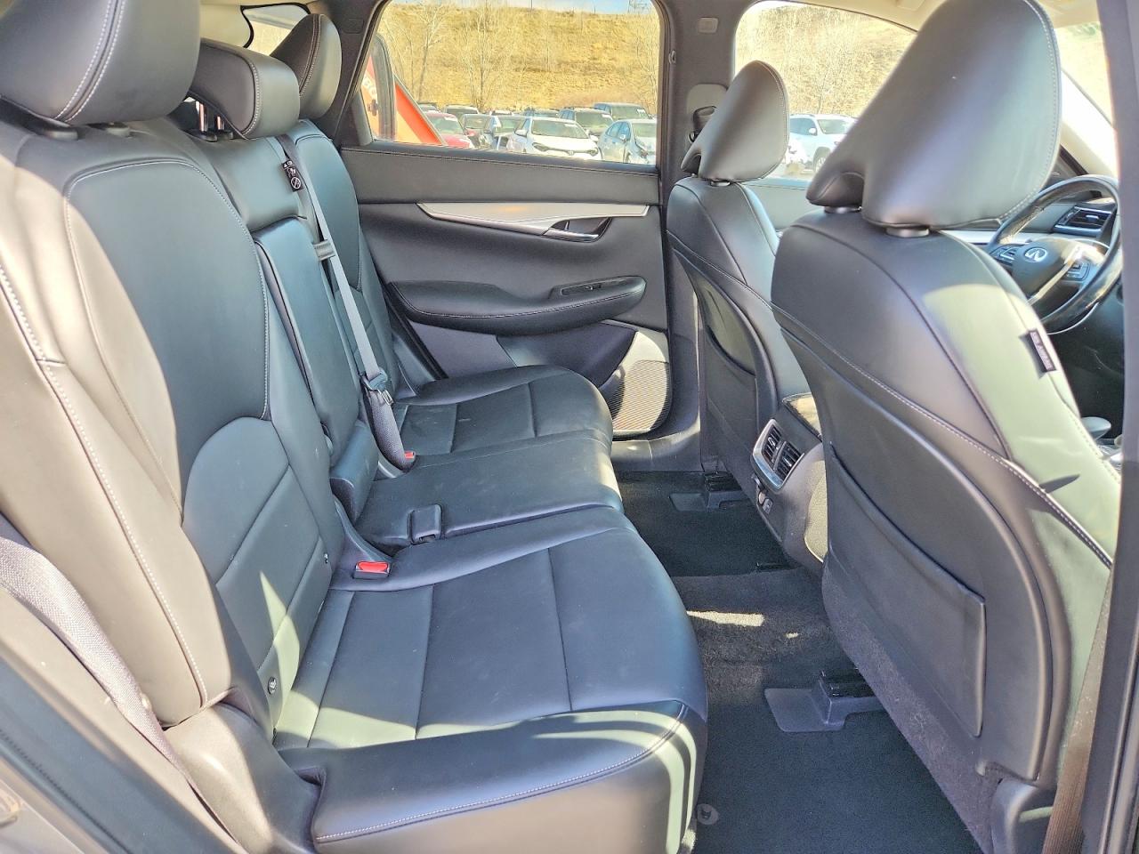 INFINITI Qx Luxe