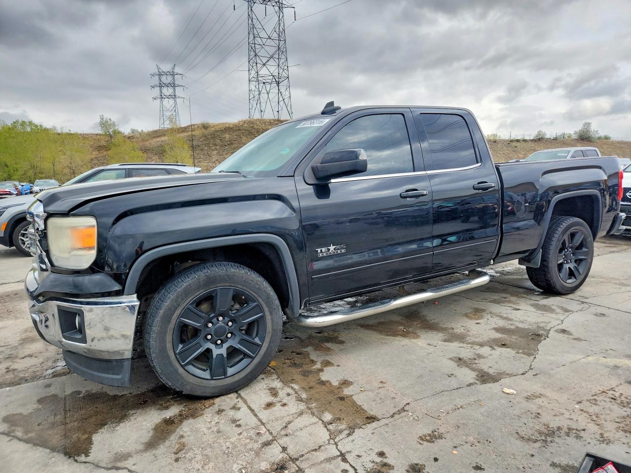 Salvage GMC Sierra Image