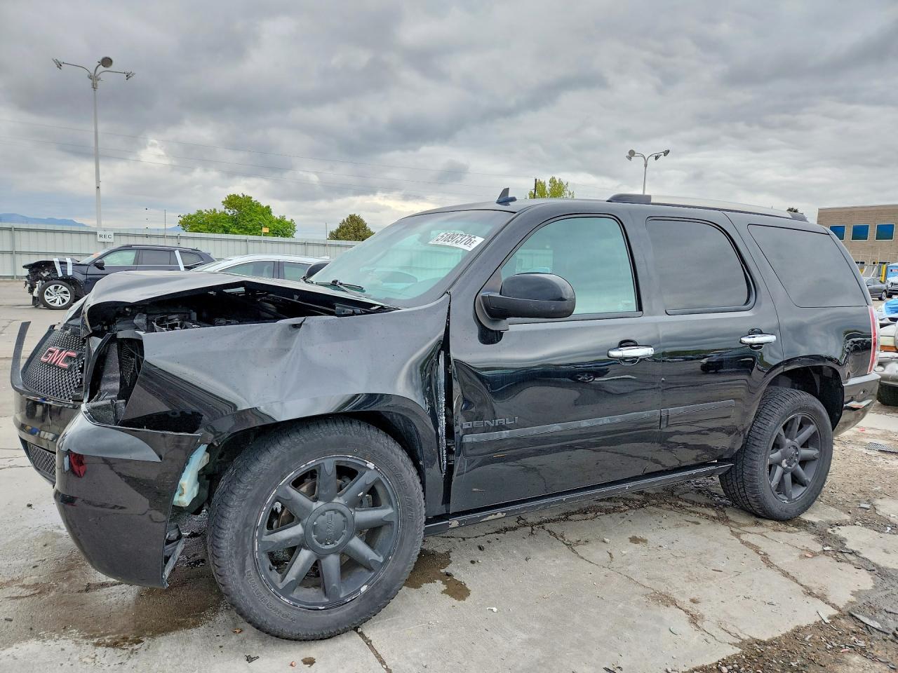 Salvage GMC Yukon Image