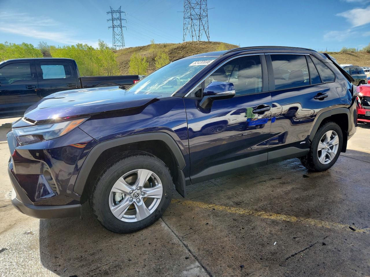 Salvage Toyota RAV4 Image