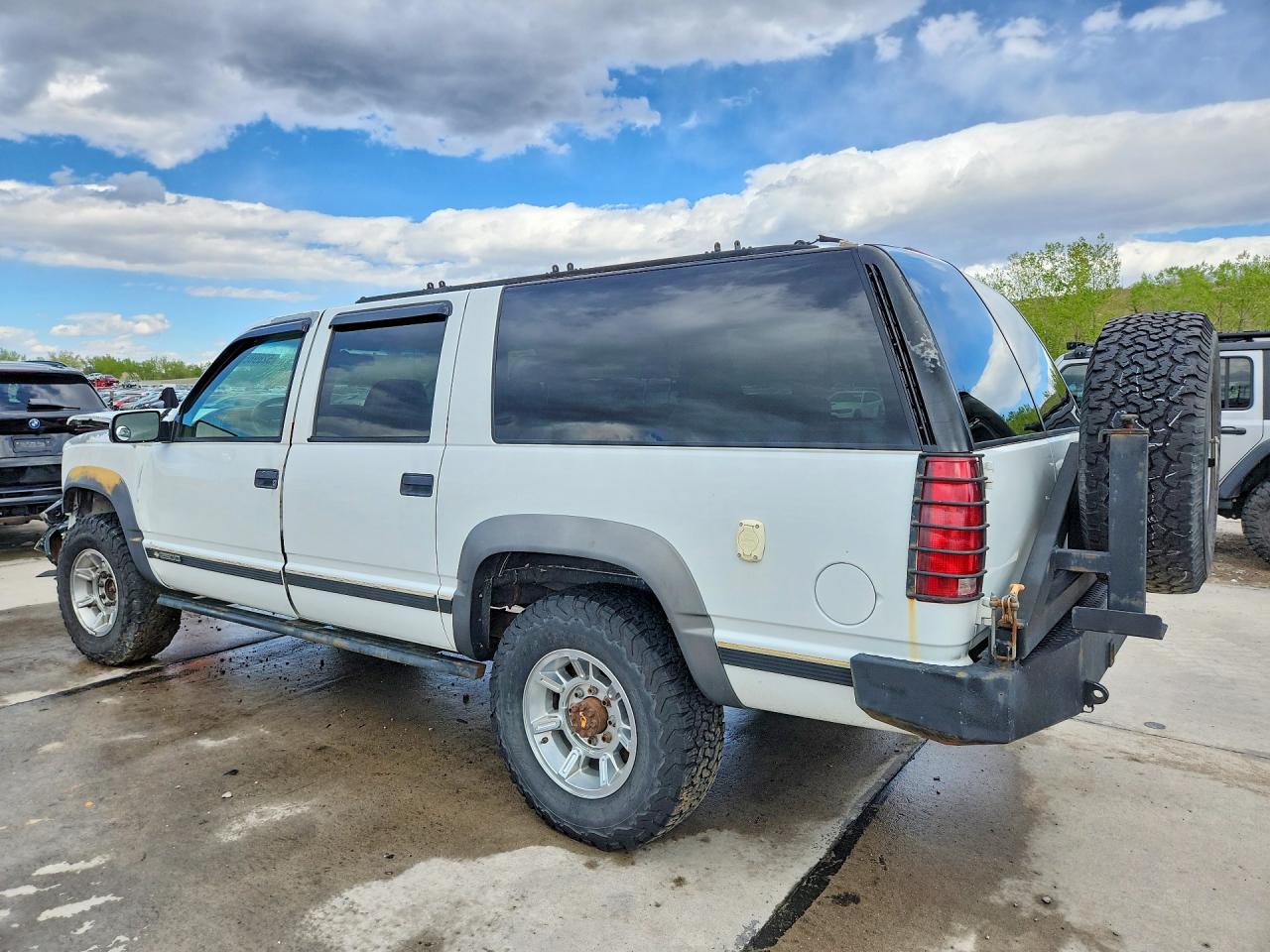 Chevrolet Suburban K2500