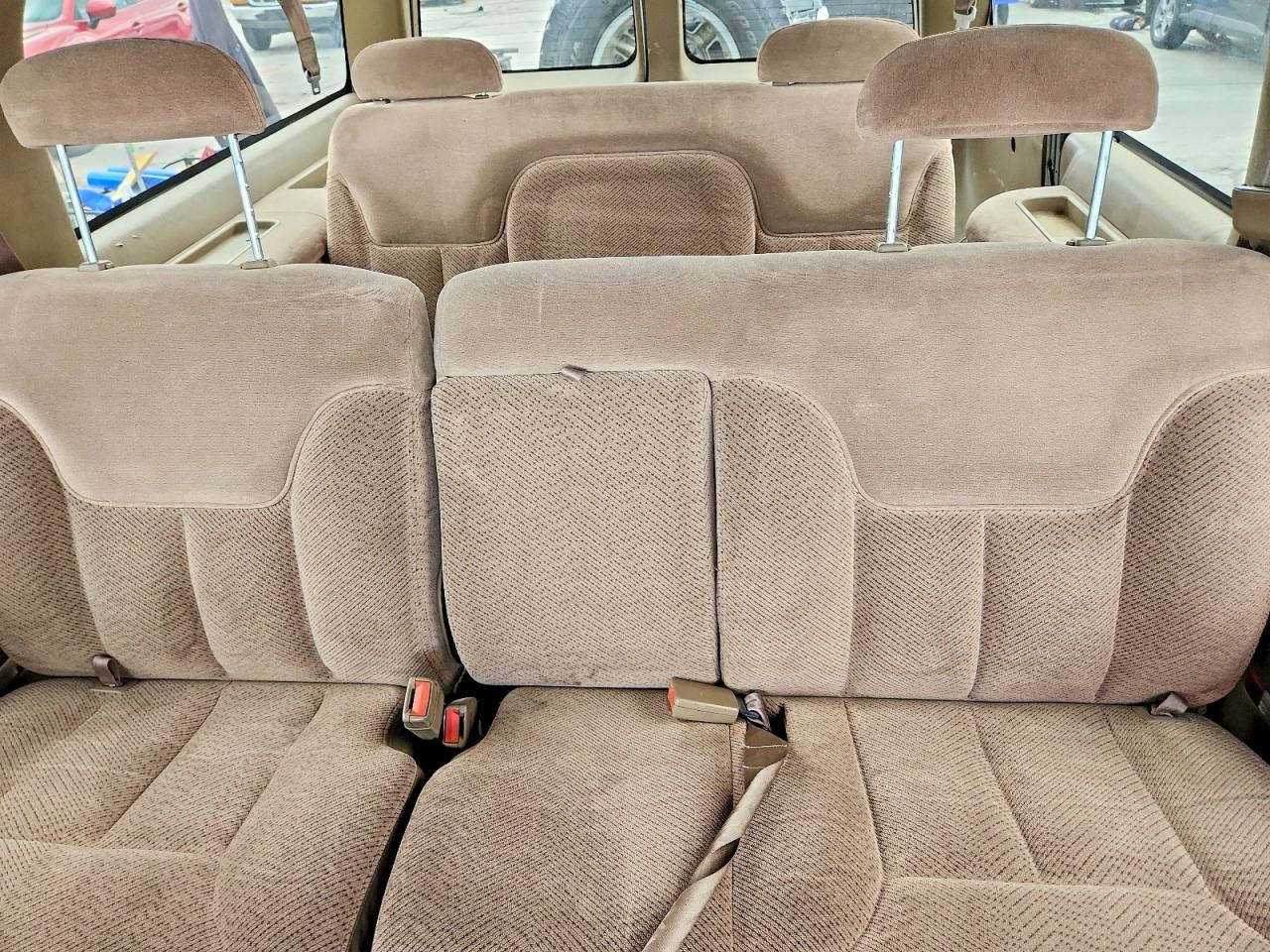 Chevrolet Suburban K2500